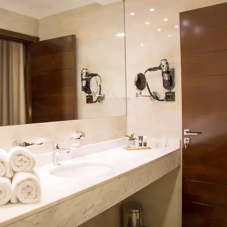 Xenon & Hotel 4*
