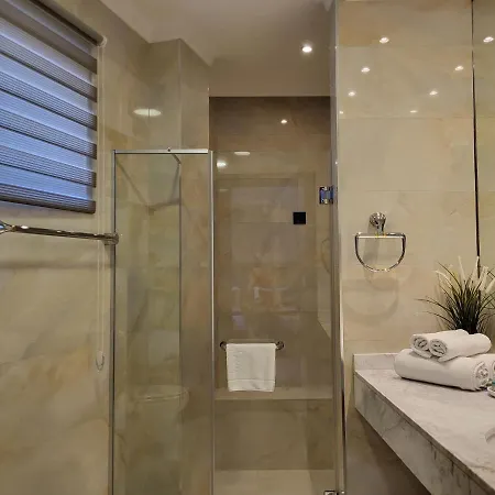 Hotel Xenon & 4*