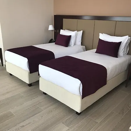 Otel Xenon & 4*
