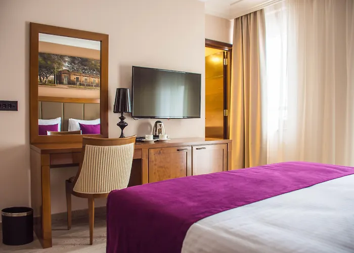 Xenon & Ξενοδοχείο 4*