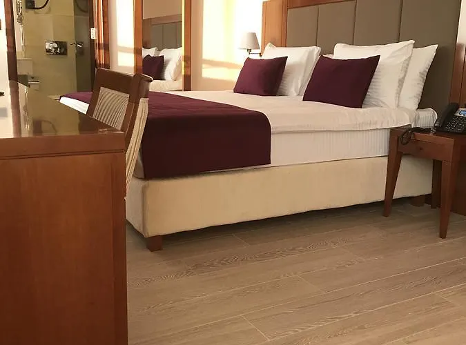 Xenon & Ξενοδοχείο 4*